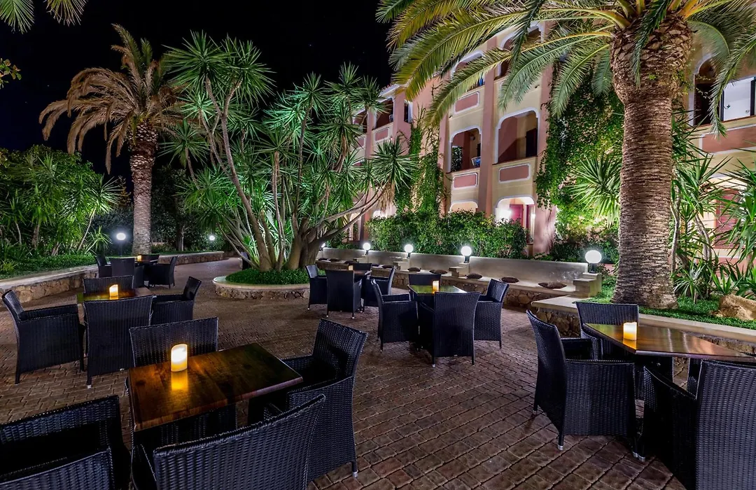 Villaggio Cala Ginepro Resort & Spa-1